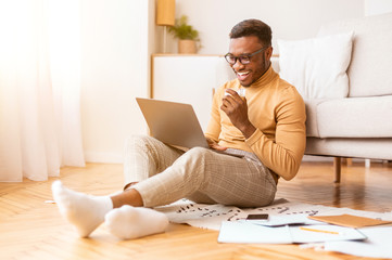 Aufkleber - Happy Freelancer Man Working On Laptop Drinking Coffee At Home