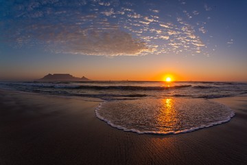 Sticker - Sunset over the shore of the famous Table mountain in Cape Town, South Africa