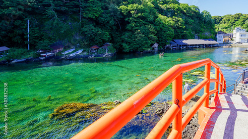 穏やかな入り江でたらい舟体験できる矢島経島 Foto De Stock Adobe Stock