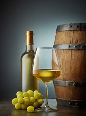 Wall Mural - glass and bottle of white wine