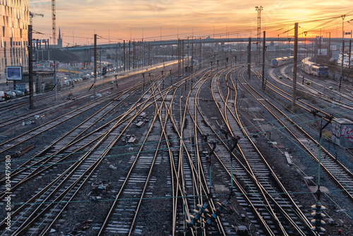 Fotografía complexe railway station at sunrise