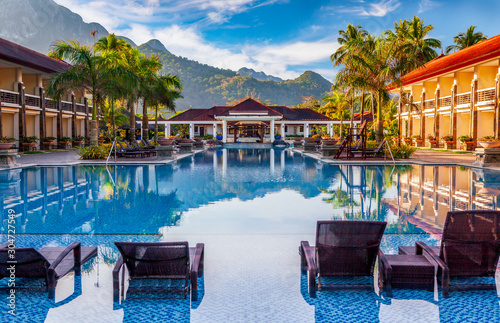 Fotografía Luxury Tropical Resort by Morning Light