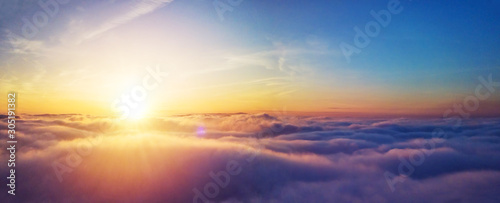 Fotografía Beautiful sunrise cloudy sky from aerial view