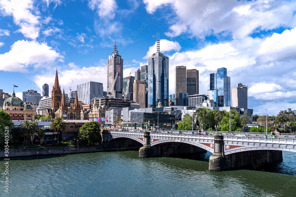 Melbourne / Australia - October 25 2019 : Melbourne city business district (CBD), Yarra River, Princess Bridge, Australia - obrazy, fototapety, plakaty 