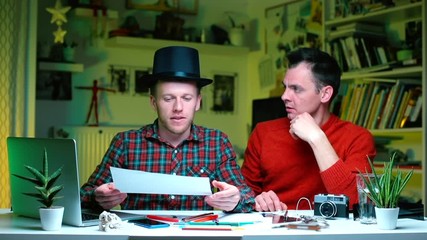 Fototapete - Two guys at the table in the office of the banker.