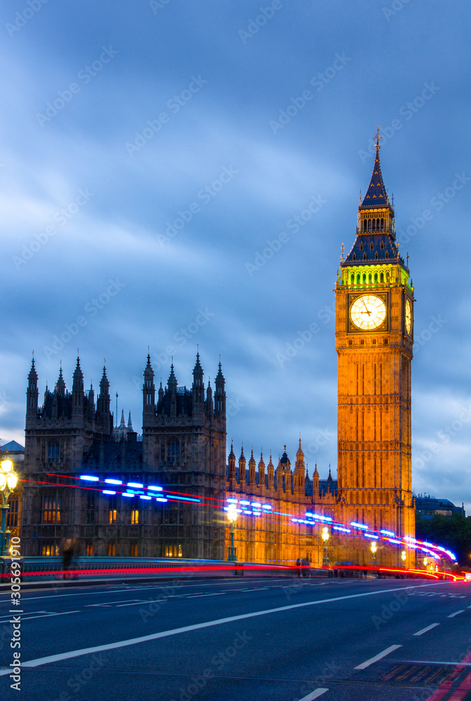 Big Ben Clock Tower and Parliament house at city of westminster, London England UK - obrazy, fototapety, plakaty 