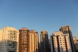 © EDBS - céu azul e prédios