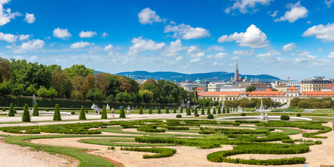 Fototapete - Belvedere garden in Vienna, Austria