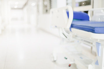 Aufkleber - Abstract blurred hospital corridor path way with blank patient bed for background