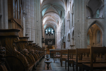 Poster - Architecture and grandeur of Cathedrals and Temples in France