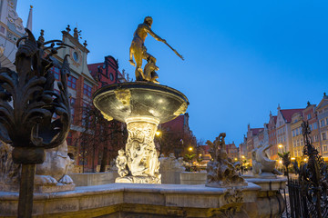 Wall Mural - Beautiful architecture of the old town in Gdansk with Neptune fountain at dawn, Poland