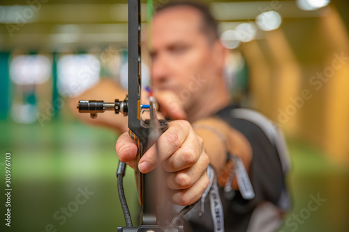 Fotografía sports archery at the shooting range, competition for the most points to win the
