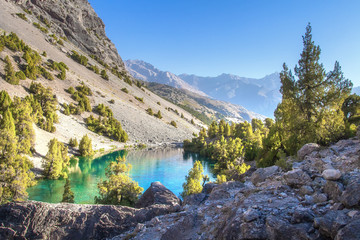 Fototapete - Beautiful view on mountain valley with blue lake in the morning. Amazing nature landscape in mountains. Scenery highlands in Tajikistan. Fann mountains, Pamir