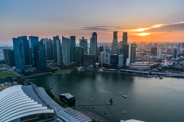 Fototapete - Singapore financial district skyline in beautiful sunset, Singapore city