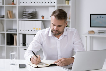 Aufkleber - Director of business company organizing work or writing down plan for the day