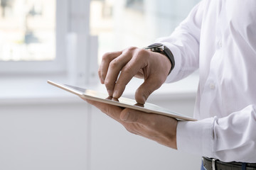 Aufkleber - Hands of businessman with digital tablet over touchscreen preparing presentation