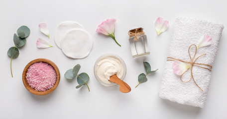 Wall Mural - spa background with natural cosmetic products on white