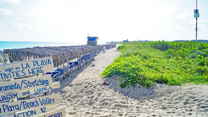 Wall Mural - Panorámica de playas y complejos para turistas en Cayo Santa María, República de Cuba