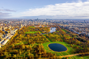 Fototapete - Beautiful aerial panoramic view of the Hyde park in London, United Kingdom.