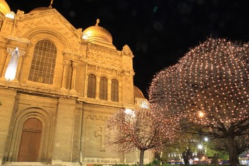 Canvas Print - Part of the facade of the Cathedral Dormition of the Mother of God Cathedral at night (Varna, Bulgaria)