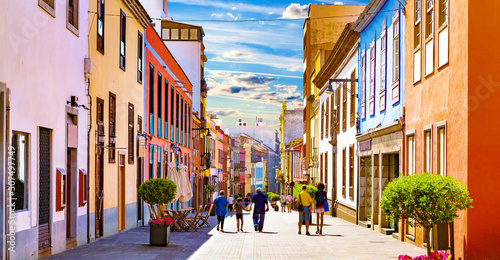 Cuadros en Lienzo Islas canarias.Tenerife. Calles del pueblo de La Laguna.