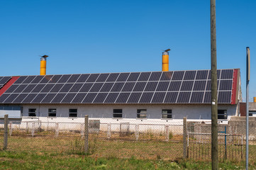 Neue Solaranlage auf altem Stall