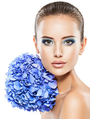 Wall Mural - portrait of young beautiful woman with a healthy clean skin of the face