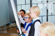 © Robert Kneschke - Business Kinder oder Schüler am Whiteboard