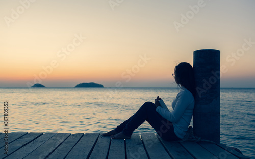 Beautiful Lonely Woman Sitting On A Wooden Bridge Sunset Are Lonely Single Women Sat With Stress Kaufen Sie Dieses Foto Und Finden Sie Ahnliche Bilder Auf Adobe Stock Adobe Stock