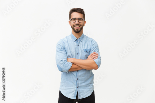 Fotografía Happy laughing guy posing with arms folded