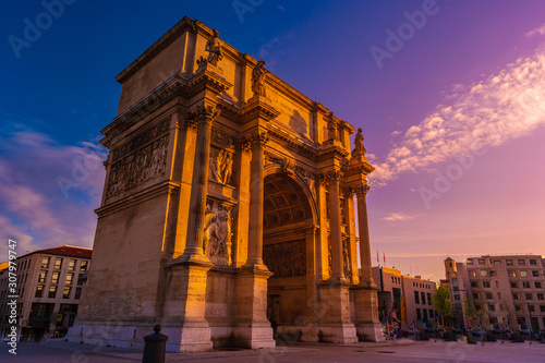 Fotografía Porte Royale - triumphal arch in Marseille, France.