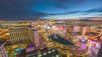 Fototapete - Las Vegas, Nevada, USA Skyline Over the Strip