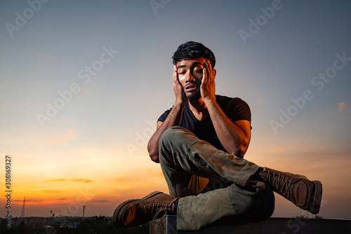Cuadros en Lienzo Asian Thai man got stress in beautiful sky