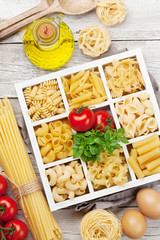 Poster - Various pasta in wooden box