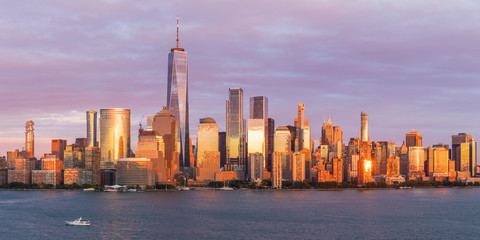 Poster - View to Manhattan skyline from Jersey city at sunset