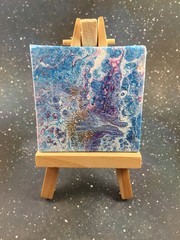 easel with canvas