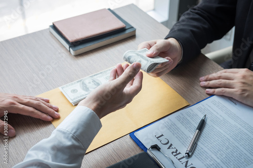 Cuadros en Lienzo Dishonest cheating in illegal money, Businessman giving bribe money the form of