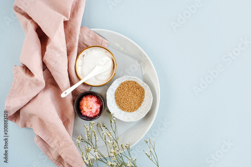 Fotografía Beauty treatment ingredients for making homemade skin care cosmetic mask