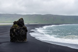 Fototapeta  - Wybrzeże oceanu, czarna plaża, Islandia Atlantyk