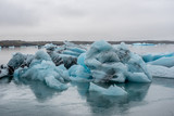Fototapeta  - Kry lodowe z lodowca, Islandia błękit