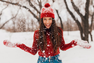 Poster - smiling woman having fun in winter park