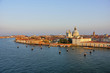 Venedig,  Italien: Luftaufnahme der Stadt Venedig - Skyline von Venedig im Sonnenaufgang vom Fluss