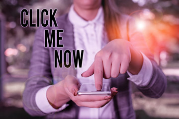 Aufkleber - word writing text click me now. business photo showcasing internet helping desk press the button onl