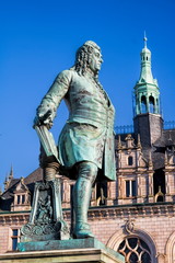 Wall Mural - halle saale, deutschland - händeldenkmal vor dem historischen stadthaus