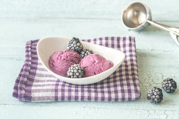 Wall Mural - Bowl of blackberry ice-cream