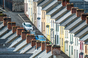 the bogside is a neighbourhood outside the citywalls of derry, londonderry in northern ireland
