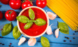 Fresh tomato sauce with garlic and basil, for pasta dishes.