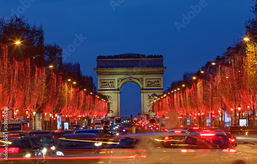 Cuadros en Lienzo The Triumphal Arch and Champs Elysees avenue illuminated for Christmas 2019 ,Paris, France