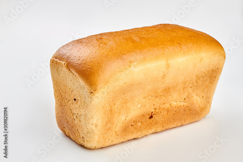 Fotografía Square bread loaf on white background