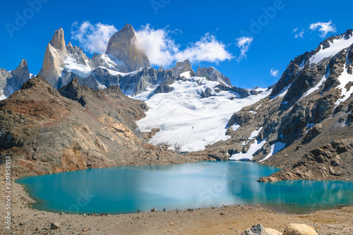 Obrazy Kordyliery  piekny-widok-na-lagune-de-los-tres-laguna-de-los-tres-i-masyw-mount-fitz-roy-cerro-fitz-roy-park-narodowy-los-glaciares-patagonia-el-chalten-argentyna